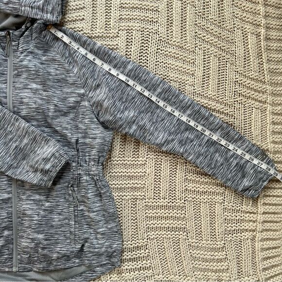 New Balance Women’s Water Resistance Windbreaker Jacket Gray Hoodie Size XL - Picture 13 of 16
